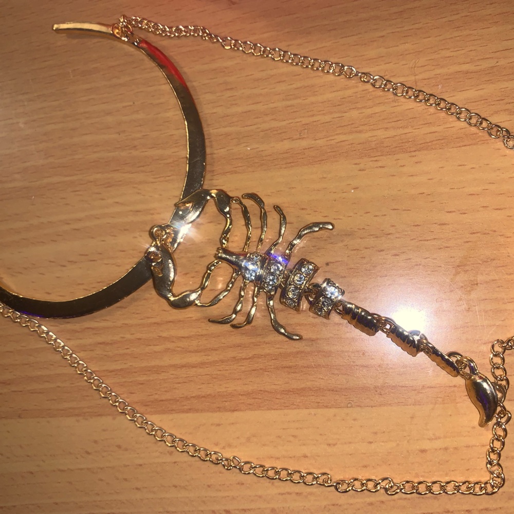Arm cuff - scorpion